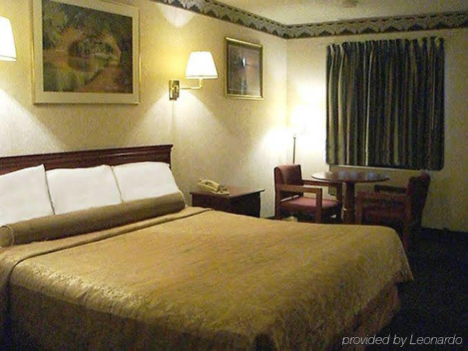 Red Carpet Inn Williamstown Room photo